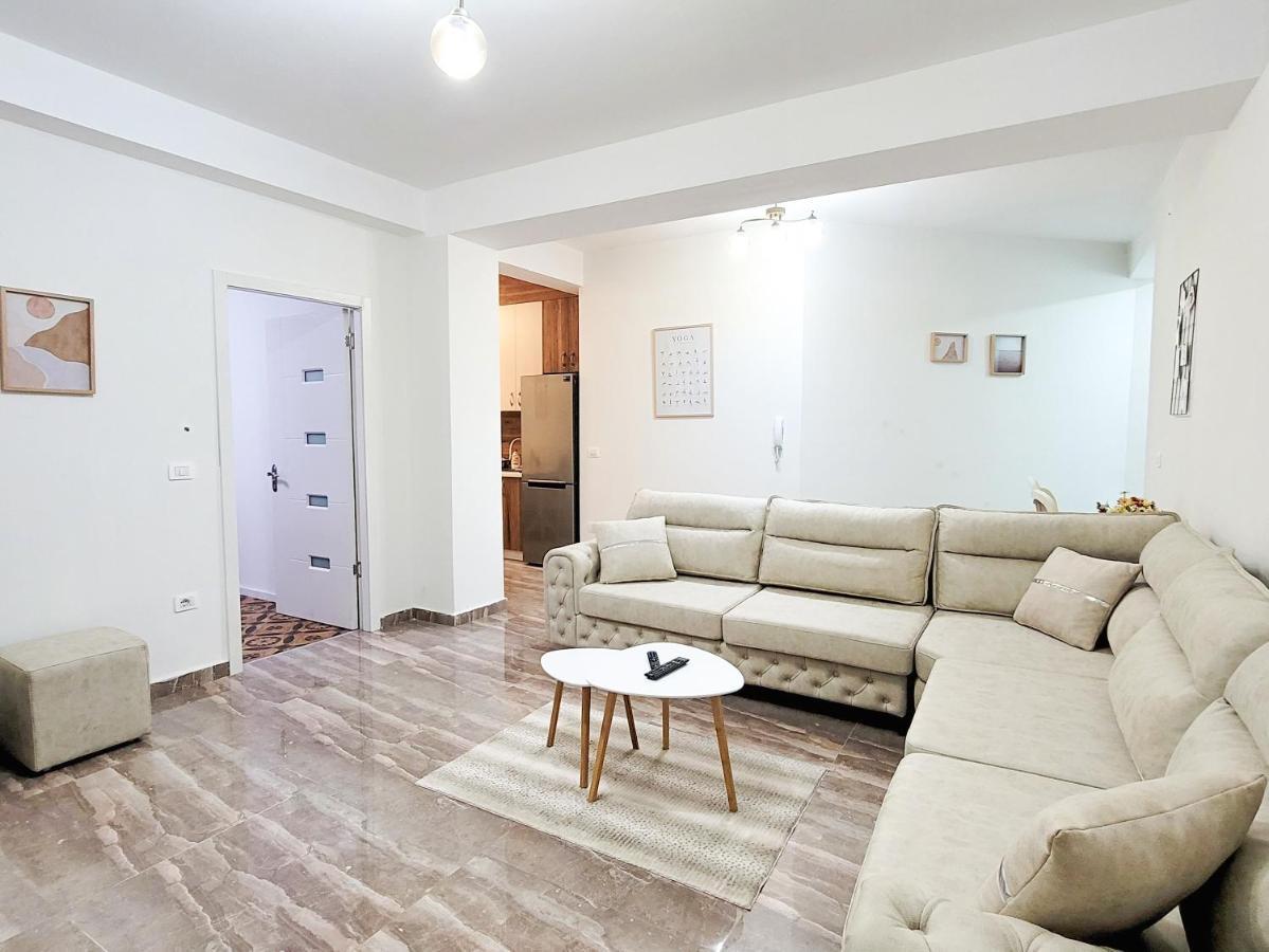 One-Bedroom Gem By The Square Тирана Экстерьер фото